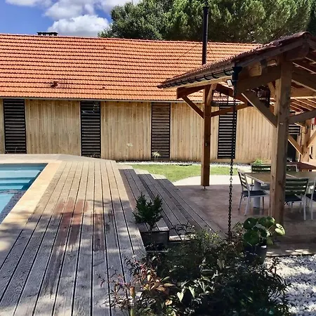 Pour 6 Personnes Avec Piscine