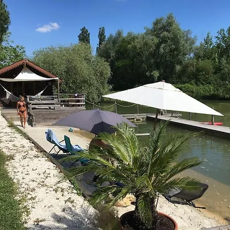 Pour 6 Personnes Avec Piscine