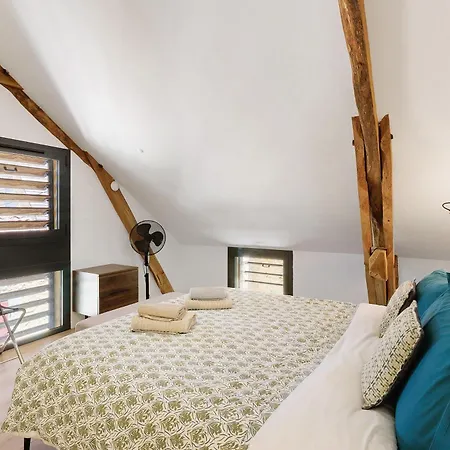 Pour 6 Personnes Avec Piscine Hébergement de vacances Veyrines-de-Domme