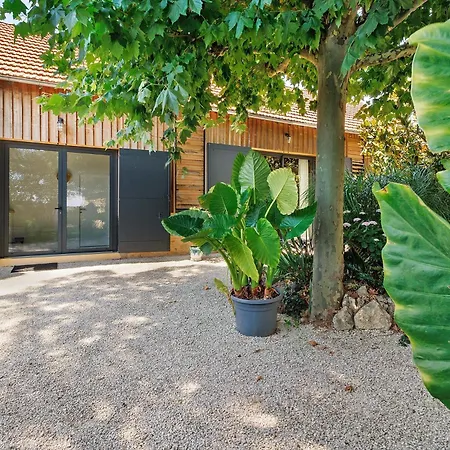 Pour 6 Personnes Avec Piscine Hébergement de vacances *