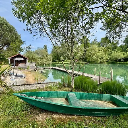 Hébergement de vacances Pour 6 Personnes Avec Piscine Veyrines-de-Domme