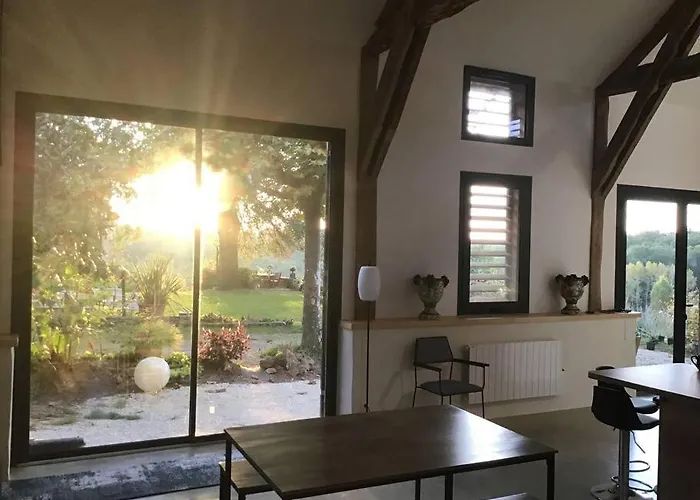 Le Sechoir A Tabac Et Sa Piscine Les Temps Des Sources * Veyrines-de-Domme