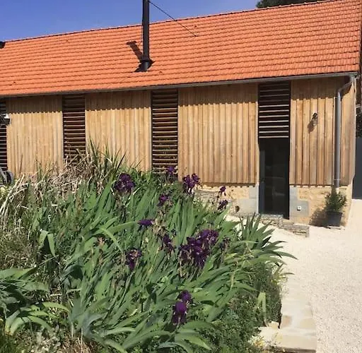 Le Sechoir A Tabac Et Sa Piscine Les Temps Des Sources * Veyrines-de-Domme