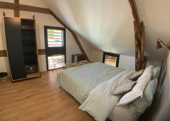 Le Sechoir A Tabac Et Sa Piscine Les Temps Des Sources * Veyrines-de-Domme