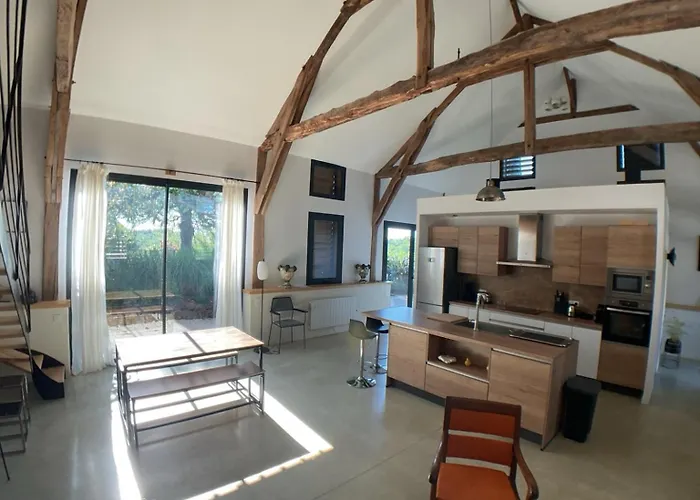 Le Sechoir A Tabac Et Sa Piscine Les Temps Des Sources Veyrines-de-Domme