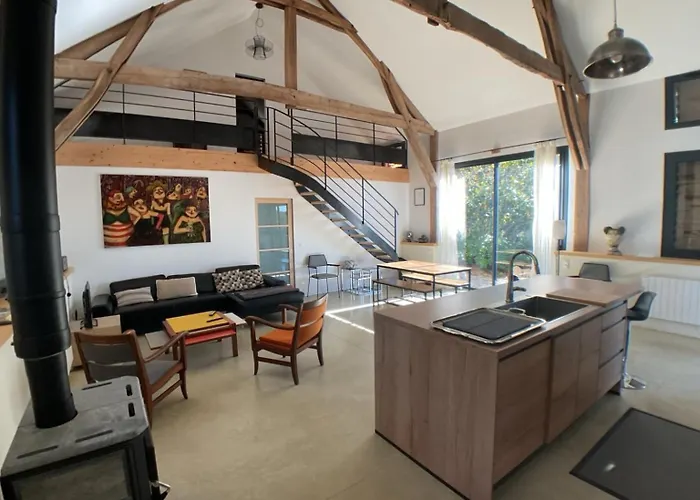 Le Sechoir A Tabac Et Sa Piscine Les Temps Des Sources