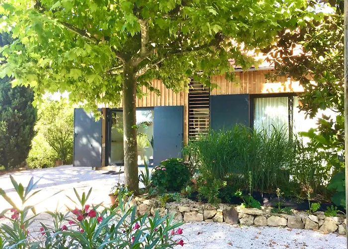 Le Sechoir A Tabac Et Sa Piscine Les Temps Des Sources 别墅